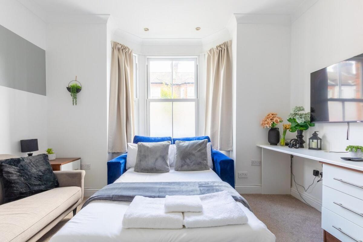 Apartment Spacious 1bd Flat 10 Mins From Battersea Park! London